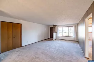 309 S Columbia Dr, Woodburn, OR 97071 - Photo 4