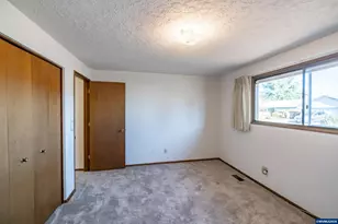 309 S Columbia Dr, Woodburn, OR 97071 - Photo 30