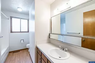 309 S Columbia Dr, Woodburn, OR 97071 - Photo 26