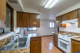 309 S Columbia Dr, Woodburn, OR 97071 - Photo 16