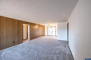 309 S Columbia Dr, Woodburn, OR 97071 - Photo 8