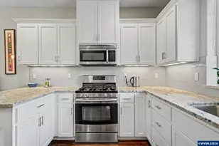 2592 Christina St NW, Salem, OR 97304 - Photo 12