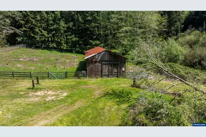 94101 North Way Ln, North Bend, OR 97459 - Photo 18