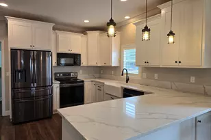 302 Jersey St, Silverton, OR 97381 - Photo 6