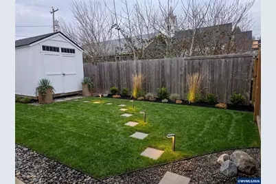 302 Jersey St, Silverton, OR 97381 - Photo 18