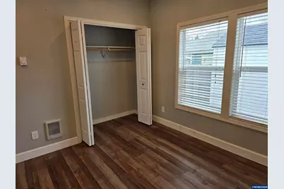 302 Jersey St, Silverton, OR 97381 - Photo 16