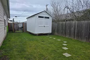 302 Jersey St, Silverton, OR 97381 - Photo 18