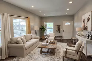 302 Jersey St, Silverton, OR 97381 - Photo 4