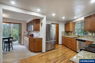 989 SW Hunter St, Dallas, OR 97338 - Photo 12