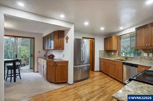 989 SW Hunter St, Dallas, OR 97338 - Photo 12