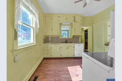 698 Grandview Av, Scotts Mills, OR 97375 - Photo 38