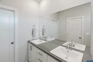 210 Walnut St, Mount Angel, OR 97362 - Photo 28