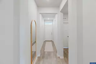 210 Walnut St, Mount Angel, OR 97362 - Photo 4