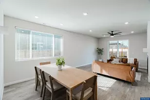 210 Walnut St, Mount Angel, OR 97362 - Photo 12