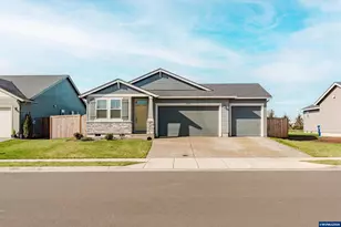 210 Walnut St, Mount Angel, OR 97362 - Photo 2