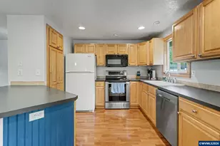 4456 Barrett St S, Salem, OR 97306 - Photo 12