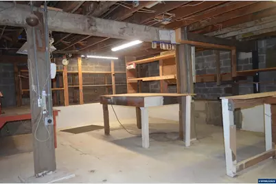 550 Riverview Dr NW, Salem, OR 97304 - Photo 22