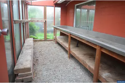 550 Riverview Dr NW, Salem, OR 97304 - Photo 26