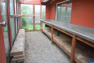 550 Riverview Dr NW, Salem, OR 97304 - Photo 26