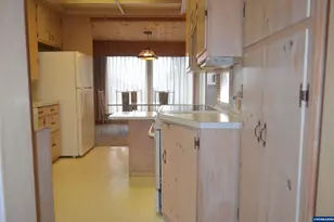 550 Riverview Dr NW, Salem, OR 97304 - Photo 10