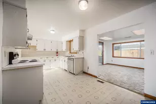 1515 Powell St SE, Albany, OR 97322 - Photo 8