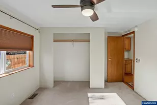 2120 Robins Ln SE, Salem, OR 97306 - Photo 32