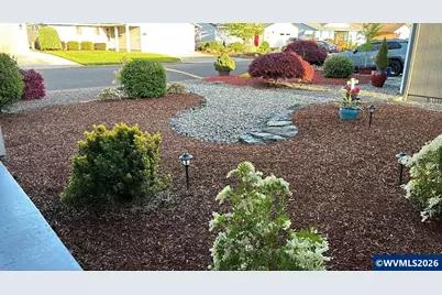 403 E Clackamas Cir, Woodburn, OR 97071 - Photo 2