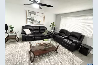 403 E Clackamas Cir, Woodburn, OR 97071 - Photo 4