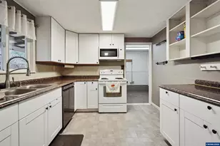 27329 Rowell Hill Rd, Sweet Home, OR 97386 - Photo 10