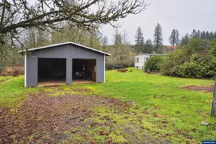 27329 Rowell Hill Rd, Sweet Home, OR 97386 - Photo 2