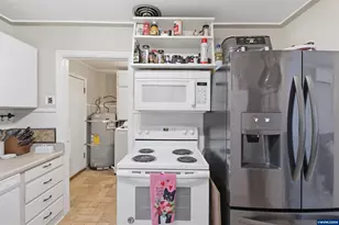 3090 D St NE, Salem, OR 97301 - Photo 14