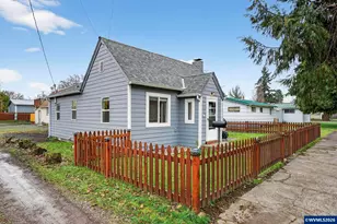 155 E Rose St, Lebanon, OR 97355 - Photo 2