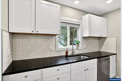 155 E Rose St, Lebanon, OR 97355 - Photo 18