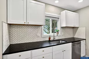 155 E Rose St, Lebanon, OR 97355 - Photo 18