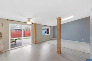 1586 Cherry Bloom Ct SE, Salem, OR 97317 - Photo 10