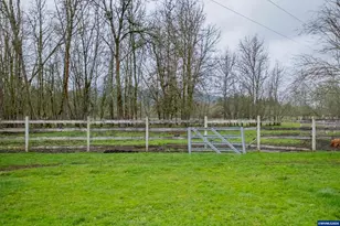 31666 S 5th St, Lebanon, OR 97355 - Photo 34