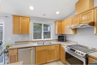 1194 S Sixth St, Independence, OR 97351 - Photo 16