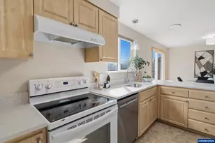 5276 SW Meridian Pl, Corvallis, OR 97333 - Photo 14