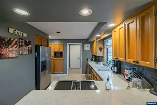 6182 N Lakeshore Ct, Keizer, OR 97303 - Photo 8