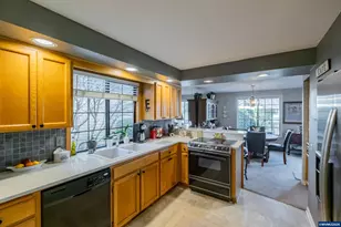 6182 N Lakeshore Ct, Keizer, OR 97303 - Photo 6