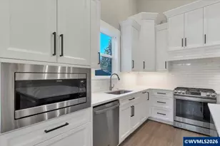 1624 York Butte Ave SE, Salem, OR 97306 - Photo 12