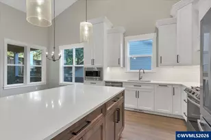 1624 York Butte Ave SE, Salem, OR 97306 - Photo 16