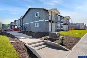 354 S 8th St, Carlton, OR 97111 - Photo 4