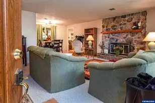 28383 Pleasant Valley Rd, Sweet Home, OR 97386 - Photo 8