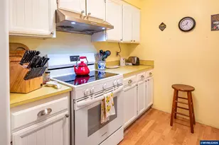 28383 Pleasant Valley Rd, Sweet Home, OR 97386 - Photo 14