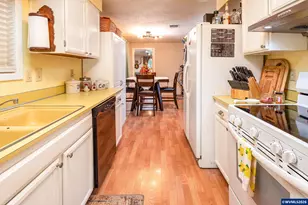 28383 Pleasant Valley Rd, Sweet Home, OR 97386 - Photo 16