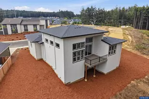 713 SE 42nd Pl, Newport, OR 97366 - Photo 24