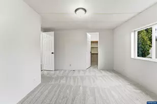 1307 S Water St, Silverton, OR 97381 - Photo 14