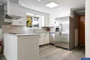 4033 NE Morning St, Corvallis, OR 97330 - Photo 8