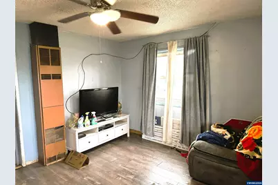 1547 Oak St SE, Salem, OR 97301 - Photo 2